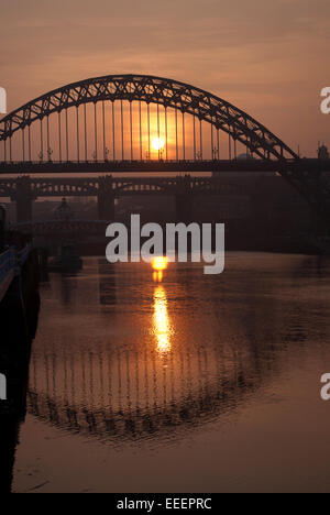 Fluss Tyne Sonnenuntergang, Newcastle/Gateshead Stockfoto