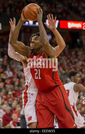 15. Januar 2015: Nebraska Cornhuskers nach vorne steigt Leslee Smith #21 für einen Schuss bei den NCAA Basketball-Spiel zwischen dem Wisconsin Badgers und Nebraska Cornhuskers im Kohl Center in Madison, Wisconsin. Wisconsin besiegte Nebraska 70-55. John Fisher/CSM Stockfoto