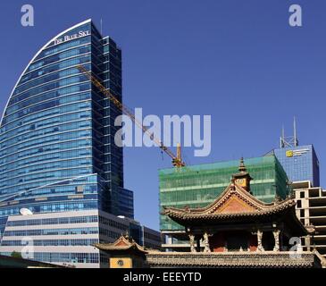 Neues Hotel und Choijin Lama-Museum in der Hauptstadt Ulaanbaatar, Mongolei Stockfoto