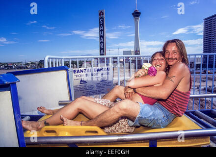 LAS VEGAS, NV-1. Juli: Frisch vermählte Paare in Las Vegas, Nevada am 1. Juli 1996 heiraten. Stockfoto