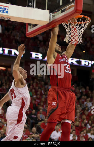 15. Januar 2015: Nebraska Cornhuskers weiterleiten Walter Pitchford #35 Punkte auf ein Dunk während der NCAA Basketball-Spiel zwischen den Wisconsin Badgers und Nebraska Cornhuskers im Kohl Center in Madison, Wisconsin. Wisconsin besiegte Nebraska 70-55. John Fisher/CSM Stockfoto