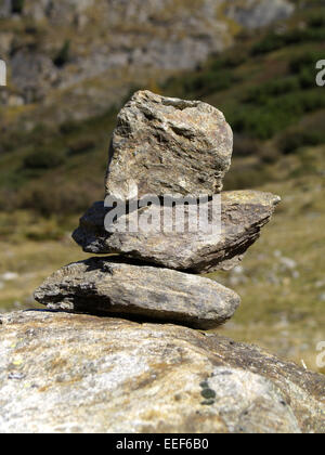 Alpen, Aussenaufnahme, Berg, Berge, Fels, Felsen, Gebirge, Landschaft, Markierung, Oesterreich, Lebensform, Biodiesel, Stapel, Stei Stockfoto