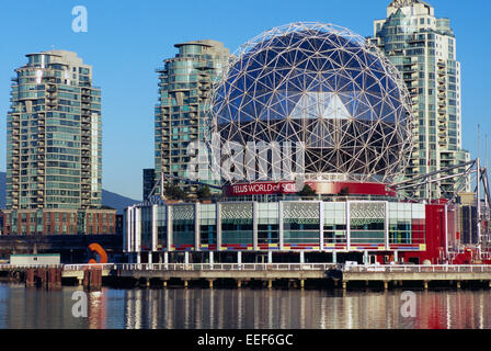 Vancouver, BC, Britisch-Kolumbien, Kanada - Telus World of Science (aka Science World) an False Creek Stockfoto