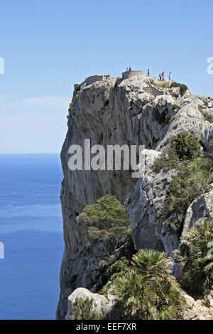 Spanien Insel Mallorca Kueste Steil Felsen Felskueste Blick Mirador des Colomer Aussichtspunkt Meer Berge Cap Cabo Formentor Seh Stockfoto