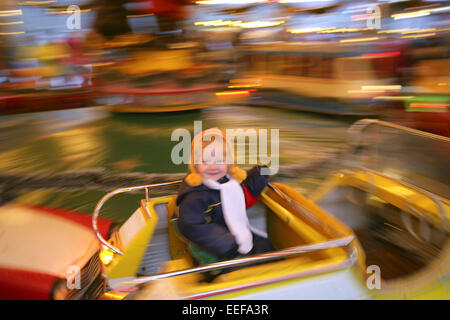 Deutschland Muenchen München Aussen Beleuchtet Bayern Adventszeit Weihnachtszeit Weihnachtsmarkt Wohnaccesoires Art näher Spass Stockfoto