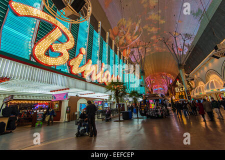 Binion es Gambling Hall and Hotel Neon unterzeichnen, Fußgängerzone Fremont Street Experience, Las Vegas, Nevada, USA Stockfoto