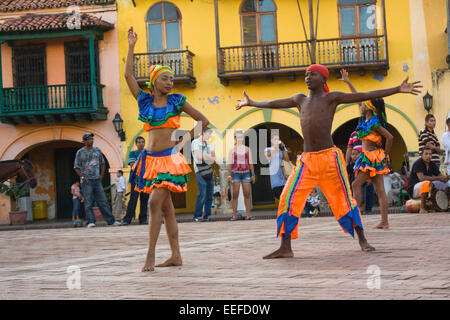 Traditionelle Mapele Tanz in Altstadt Cartagena, Kolumbien Stockfoto