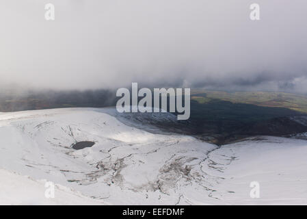 Blick vom Pen y Fan in den Brecon Beacons, der höchste Berg der UK südlich von Snowdonia. Stockfoto