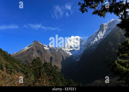 Gekappte Thangdeja Schneeberg, auf Everest base Camp trek, UNESCO-Weltkulturerbe, Sagarmatha Nationalpark, Solu-Khumbu Stockfoto