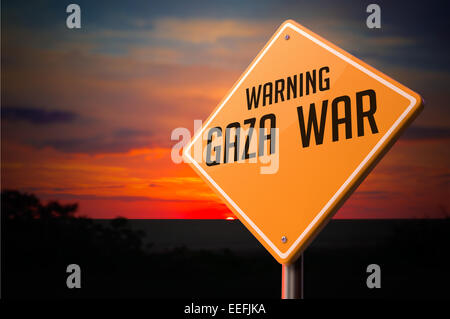 Gaza-Krieg auf Warnung Straßenschild. Stockfoto