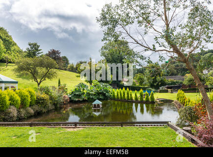 Garten in spannen Tonne Dorf in der Nähe von Torquay South Devon England Stockfoto