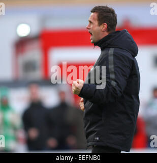 Hamilton, Schottland. 17. Januar 2015. Scottish Premier League. Hamilton Academical gegen Celtic. Keltische Manager Ronny Deila feiert, nachdem das Finale Pfeifen Credit: Action Plus Sport/Alamy Live News Stockfoto