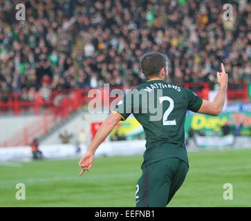 Hamilton, Schottland. 17. Januar 2015. Scottish Premier League. Hamilton Academical gegen Celtic. Adam Matthews feiert das erste Tor für Celtic Credit: Action Plus Sport/Alamy Live News Stockfoto