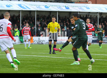 Hamilton, Schottland. 17. Januar 2015. Scottish Premier League. Hamilton Academical gegen Celtic. Liam Henderson macht es 2: 0, Celtic Credit: Action Plus Sport/Alamy Live News Stockfoto