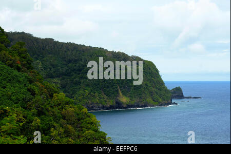 Zerklüftete vulkanische Küste von Maui, Hawaii Stockfoto