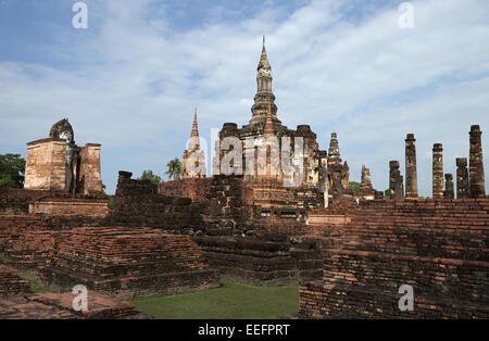 Sukhothai, Thailand, Ruinen der Tempel von Wat Mahathat in Sukhothai Historical Park Stockfoto