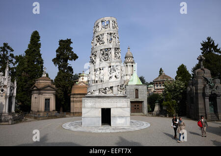 Mailand, Italien, herrliche schwere Zeiten und Mausoleen auf dem Cimitero Monumentale Stockfoto