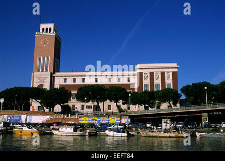 Italien, Abruzzen, Pescara, Rathaus, faschistische Architektur Stockfoto