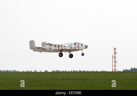 Schönefeld, Deutschland, nordamerikanischen B-25 Mitchell Flying Bulls Stockfoto