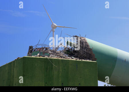 Langengrassau, Deutschland, Abriss einer alten Windkraftanlage Stockfoto