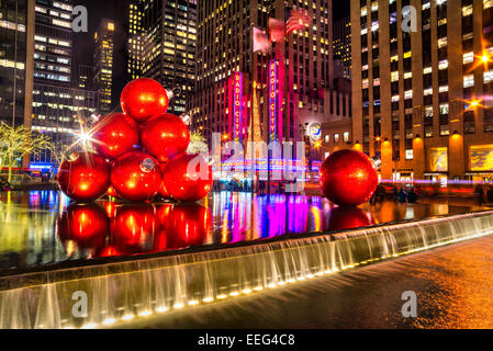 NEW YORK CITY - 3. Dezember 2013: New Yorker Wahrzeichen, Radio City Music Hall, Rockefeller Center, gesehen am 3. Dezember 2013 Deko Stockfoto