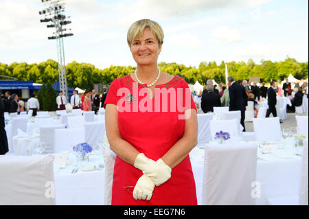 Empfang des Bayerischen Landtags im Garten von Schloss Schleißheim.  Mitwirkende: Fürstin Gloria von Thurn Und Taxis wo: München, Deutschland: 15. Juli 2014 Stockfoto