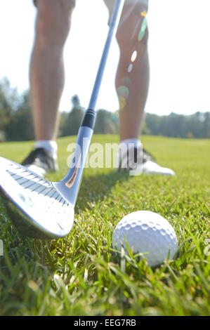 Golf Ball Aussen Rasen Baelle Detail Details Nahaufnahme Farbe eingesetzt Geschicklichkeit folgen Golfschlaeger Konzept Konzepte N Stockfoto