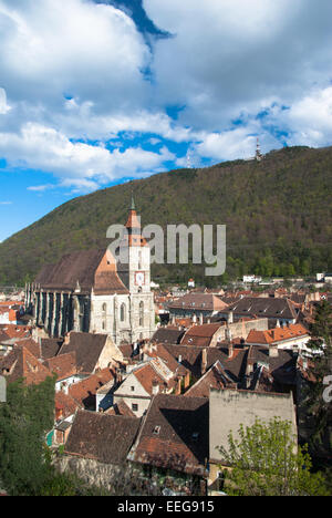 Schwarze Kirche Brasov, Siebenbürgen, Rumänien. Die Glocke Turm der Schwarzen Kirche in Brasov, Rumänien. Es ist eine berühmte mittelalterliche Kirche. Stockfoto