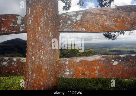 Atherton Tableland gesehen weit nördlich von McHugh Lookout, in der Nähe von Ravenshoe, Queensland, Australien Stockfoto