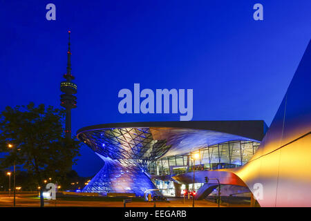 BMW Welt in München bei Nacht, Bayern, Deutschland, Europa, München, BMW, BMW-Welt in München Bei Nacht, Bayern, Deutschland, Europa, Stockfoto