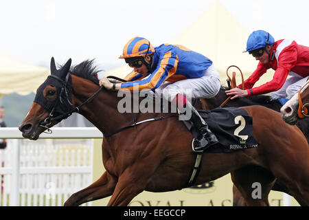 Royal Ascot, Armband mit Joseph O'Brien gewinnt die Ribblesdale Einsätze up Stockfoto