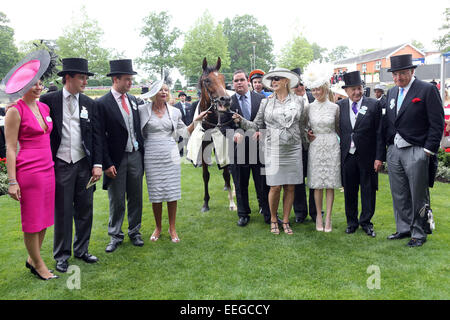 Royal Ascot, Armband mit Joseph O'Brien und Verbindung nach dem Gewinn der Ribblesdale Einsätze Stockfoto