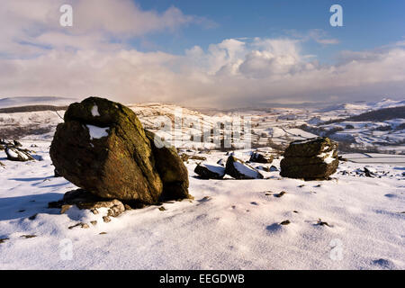 Schnee am Norber Steine, Findlinge, in der Nähe der Austwick, Yorkshire Dales National Park, UK, 17. Januar 2015 Stockfoto