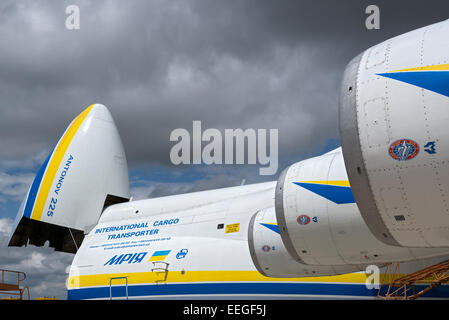 Schkeuditz, Deutschland, Sechsstrahliges Frachtflugzeug Antonov An-225?? Mrija?? Stockfoto