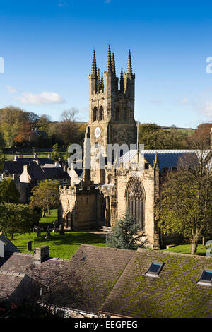 UK, Derbyshire, Tideswell, erhöhten Anzeigen des Hl. Johannes des Täufers Pfarrkirche, "Kathedrale des Peak District" Stockfoto