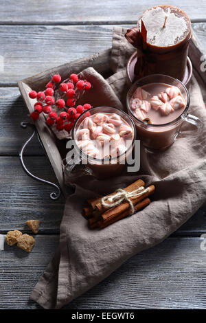 Leckere Kakao Gläser, köstliches Getränk Stockfoto