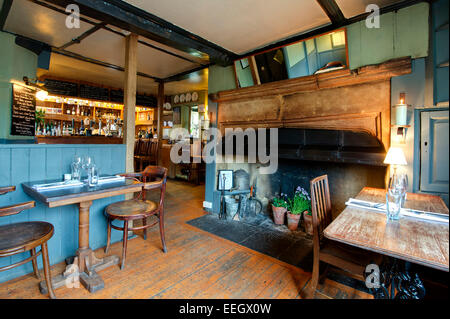 George & Dragon Wirtshaus am Rowde, Wiltshire, UK, zeigt einige der Speisen serviert Stockfoto