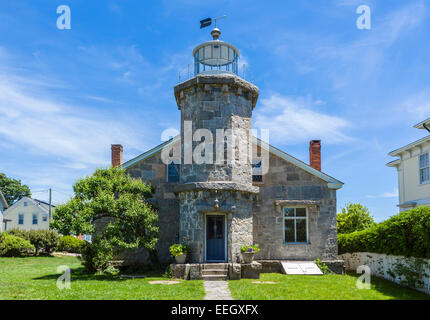 Das historische Stonington Harbor Licht, jetzt Gehäuse der alte Leuchtturm Museum, Stonington, Connecticut, USA Stockfoto