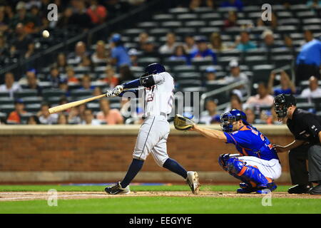 Queens, NY/USA – 27. September 2014: Houston Astros Jose Altuve Fledermäuse gegen die New York Mets auf Citi Field. Quelle: Gordon Donovan/Alamy Live News Stockfoto