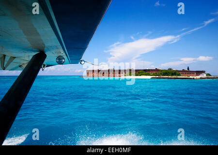 Blick aus dem Wasserflugzeug Fenster Landung auf dem Wasser neben Fort Jefferson Garten Schlüssel Dry Tortugas Florida Keys Usa Stockfoto