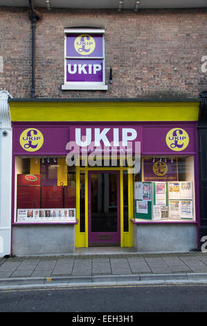 Politik. Die lokalen UKIP-Niederlassung in Dorchester. Die United Kingdom Independence Party ist eine schnell wachsende nationalistische politische Partei. England Stockfoto