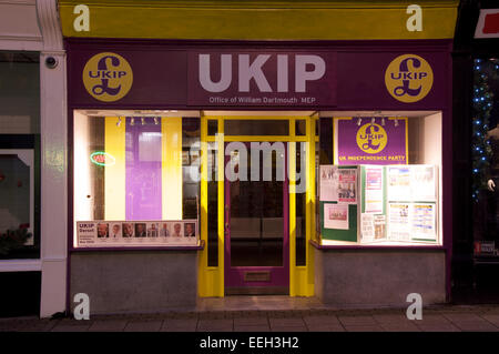 Politik. Die lokalen UKIP-Niederlassung in Dorchester. Die United Kingdom Independence Party ist eine schnell wachsende nationalistische politische Partei. England Stockfoto