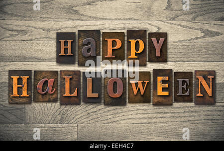 Die Worte "HAPPY HALLOWEEN" in Vintage Holz Buchdruck Art geschrieben. Stockfoto