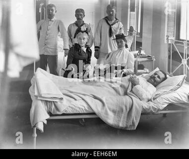 Brooklyn Navy Yard Hospital, Besuch ein Patienten, um 1900 Stockfoto