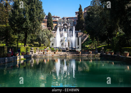 Tivoli, Villa d ' Este, der Neptun-Fischteich mit dem Orgel-Brunnen im Hintergrund Stockfoto