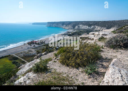 Blick von der alten Website unter Kourion Kourion Strand und Episkopi Bay auf der Mittelmeerinsel Zypern. Stockfoto