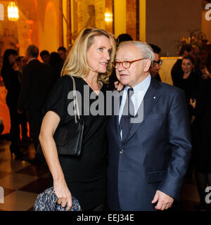 München, Deutschland. 18. Januar 2015. München/Deutschland - Januar 18: Dr. Hubert Burda (r) und seine Frau Maria Furtwaengler besuchen die Vorsitzenden Abendessen während der Digital Life Design (DLD) Konferenz in der Residenz am 18. Januar 2015 in München. DLD ist ein globales Netzwerk für Innovation, Digitalisierung, Wissenschaft und Kultur, Wirtschaft, kreativen und sozialen Führer, Meinungsbildnern und Einflussfaktoren für Crossover Unterhaltung und Inspiration verbindet. (Foto: picture-Alliance/Robert Schlesinger) / picture Alliance/Dpa/Alamy Live News Stockfoto