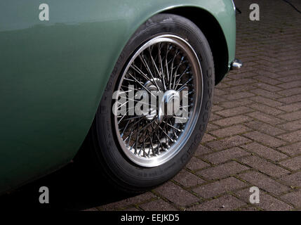 Draht-Rad auf einem Lotus Elite-Oldtimer Stockfoto