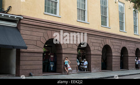 Charleston, Touristen warten auf ihre Fahrt Stockfoto