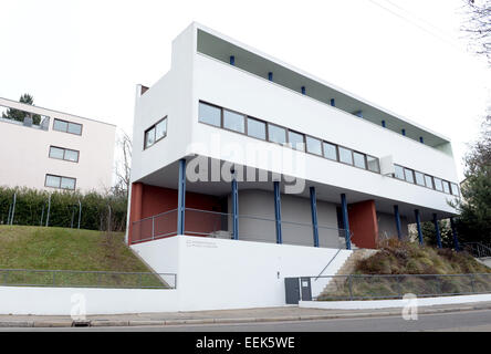 Das Le Corbusier-Haus mit dem Weissenhof-Museum in Stuttgart, Deutschland, 19. Januar 2015. Le Corbusiers angesehenen Gebäude sollten zum Weltkulturerbe benannt werden. Sieben Staaten die entsprechenden Vorschlag zur UNESCO am 19. Januar 2015 vorgelegt. Foto: BERND WEISSBROD/dpa Stockfoto